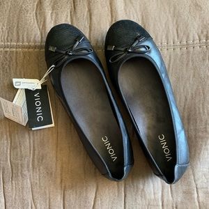 NWT Vionic Allora size 9 black flats